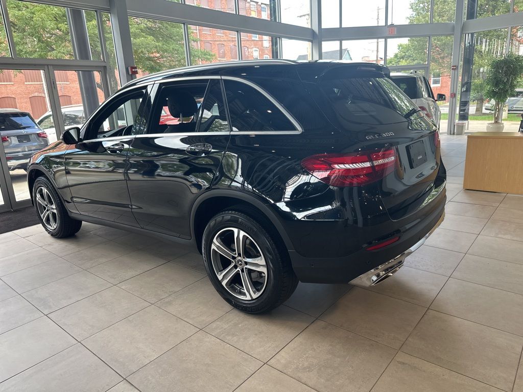 2019 Mercedes-Benz GLC GLC 300 6