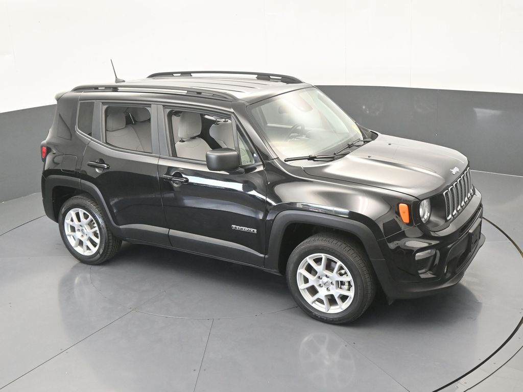 Used 2022 Black Clearcoat Jeep Latitude image 56