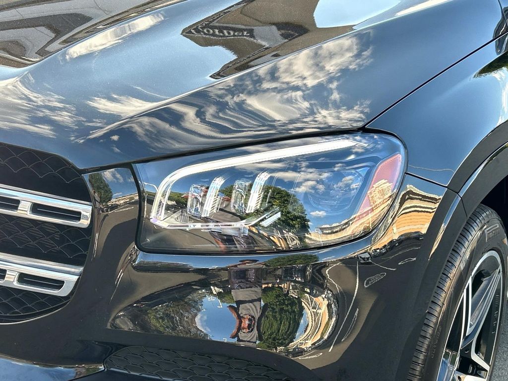 Thumbnail: 2022 Mercedes-Benz GLS - 2