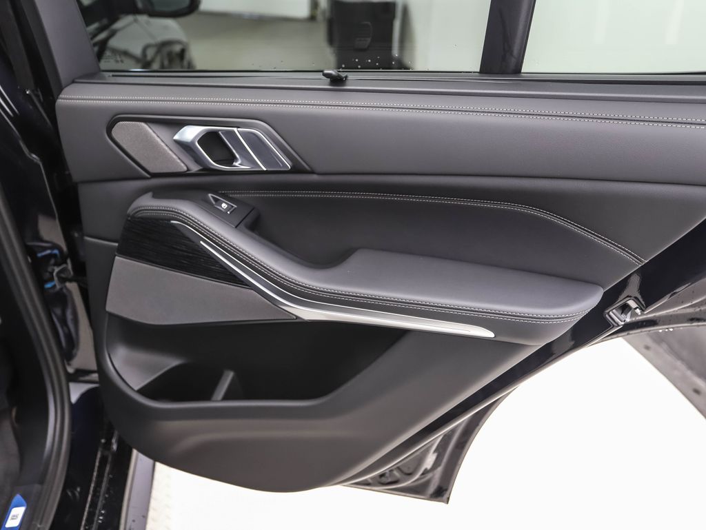 Thumbnail: 2026 BMW X5 - 24