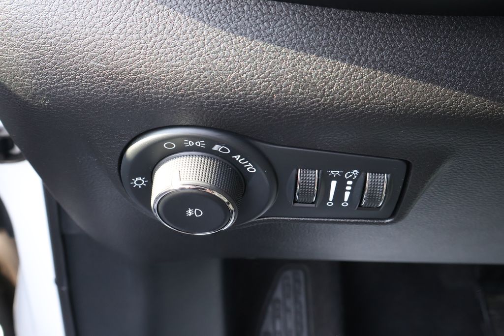 2024 Jeep Compass Latitude 17