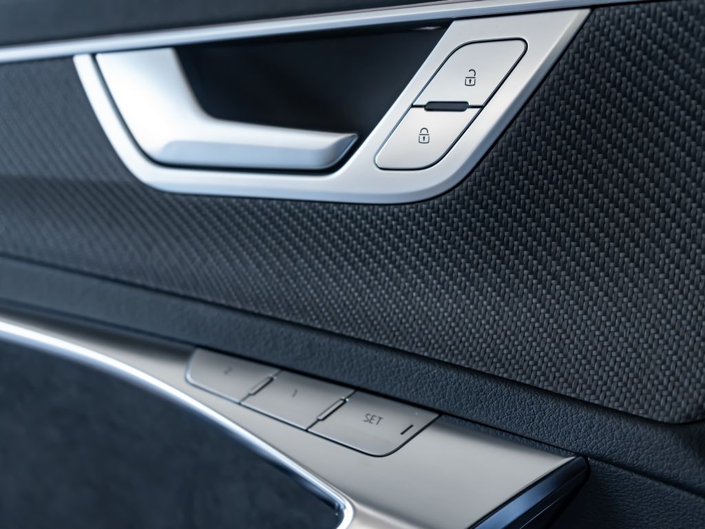 Used 2024  Audi 4.0T image 13