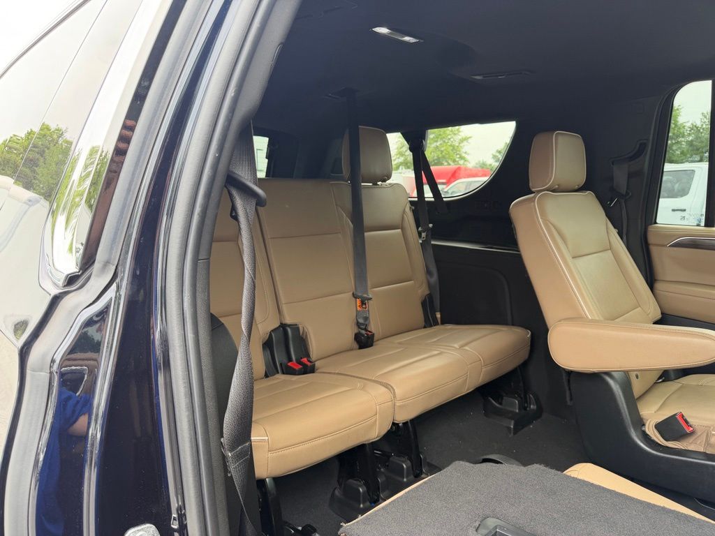 2022 Chevrolet Suburban 4WD Premier