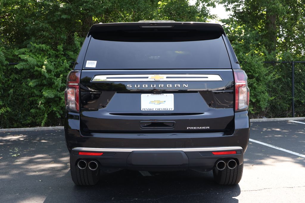 Thumbnail: 2023 Chevrolet Suburban - 9