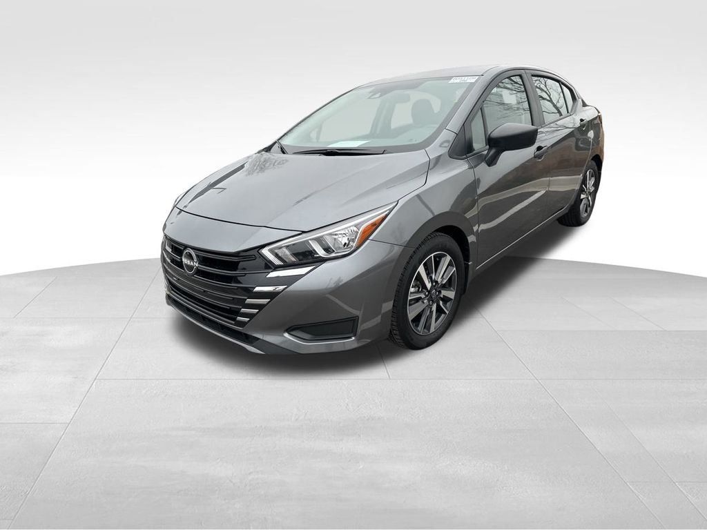 2023 Nissan Versa 1.6 S 5