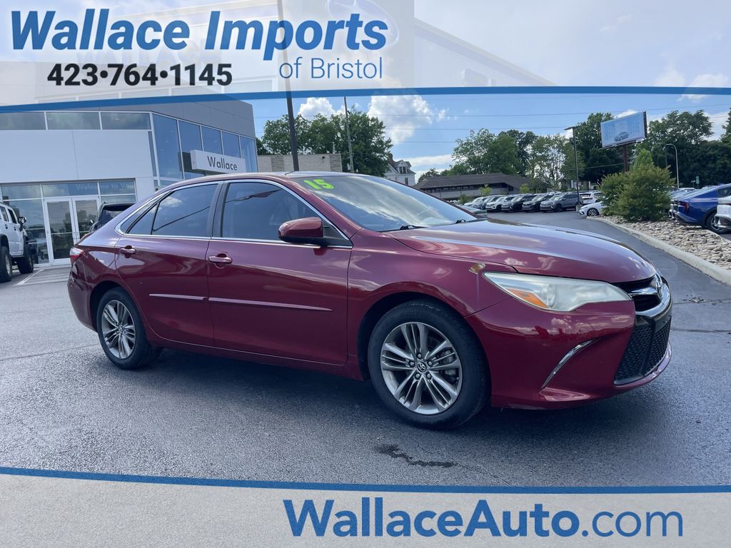 Pearl 2015 Toyota Camry Sedan Front-Wheel Drive 6-Speed Automatic