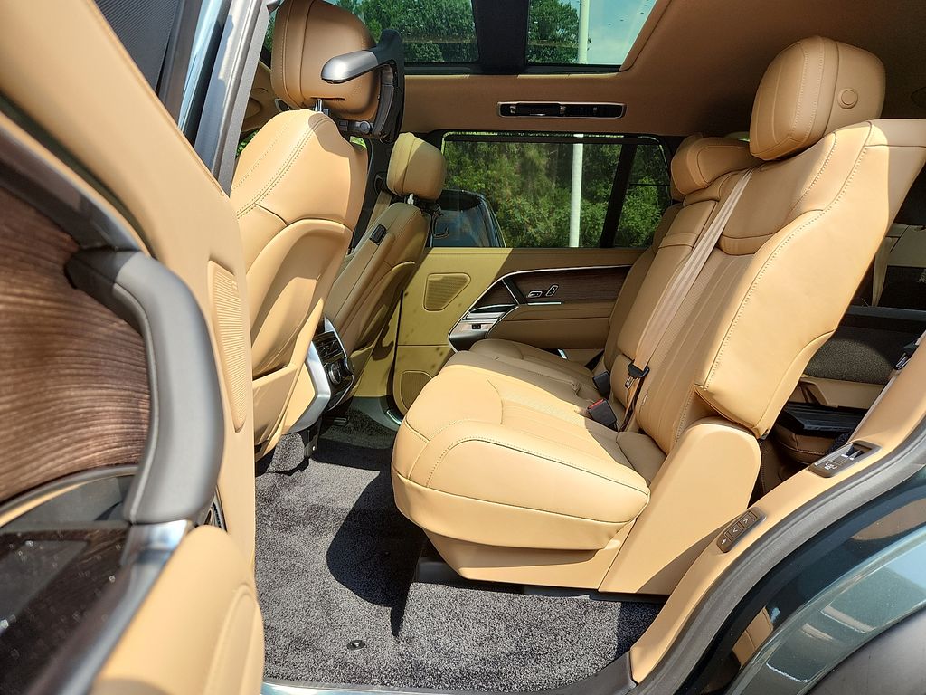 Thumbnail: 2026 Land Rover Range Rover - 5