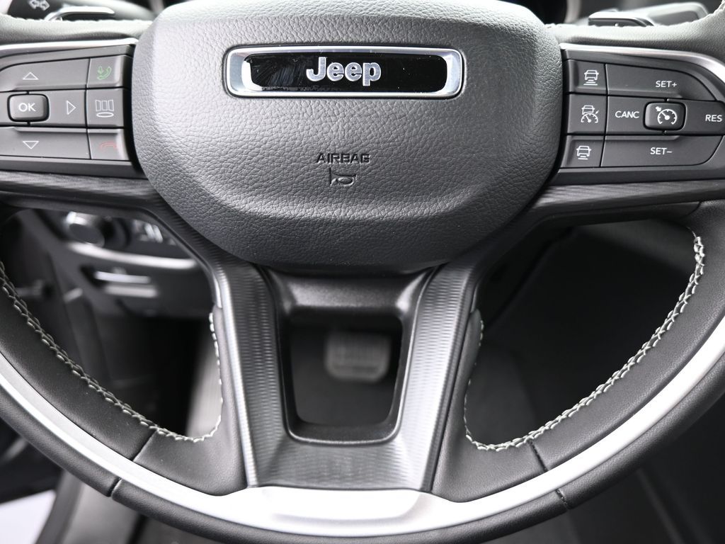 New 2025 Baltic Gray Metallic Clearcoat Jeep Altitude X image 25