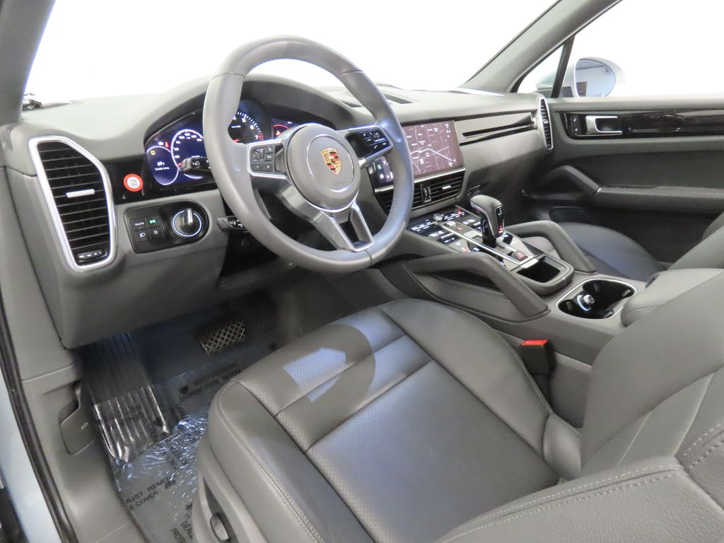 Thumbnail: 2023 Porsche Cayenne - 4