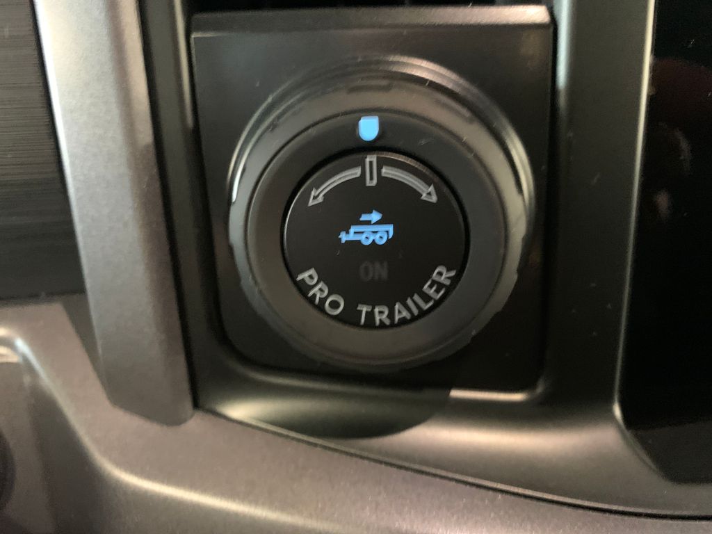 2025 Ford F-150 XLT photo 17