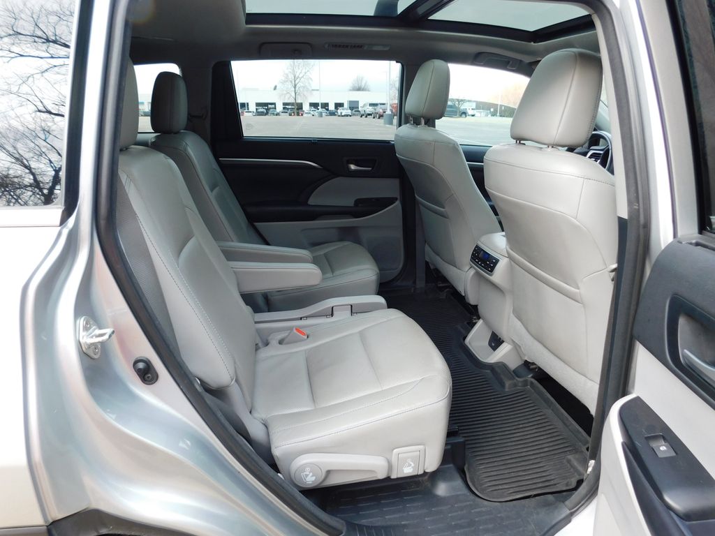 Thumbnail: 2018 Toyota Highlander - 5