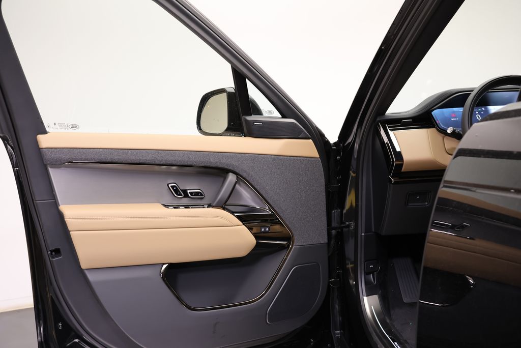 Thumbnail: 2026 Land Rover Range Rover Sport - 25