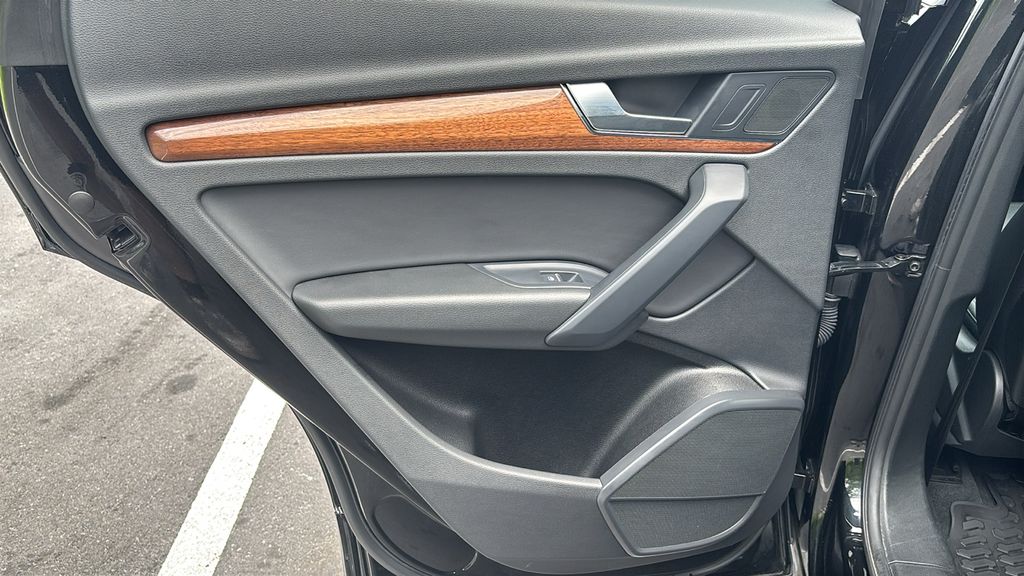 2023 Audi Q5 Premium - Photo 14