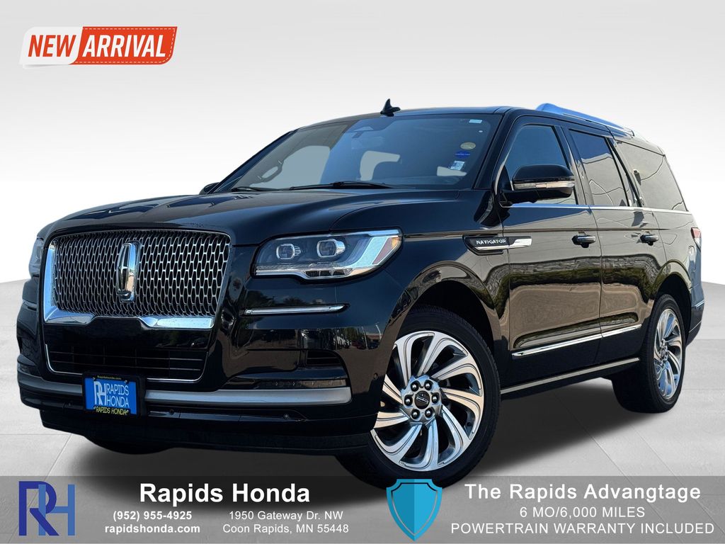 Infinite Black Metallic Clearcoat 2024 Lincoln Navigator SUV / Crossover Four-Wheel Drive Automatic