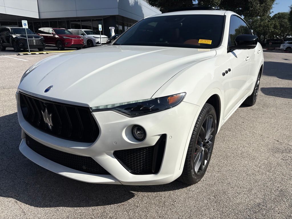Thumbnail: 2021 Maserati Levante - 8