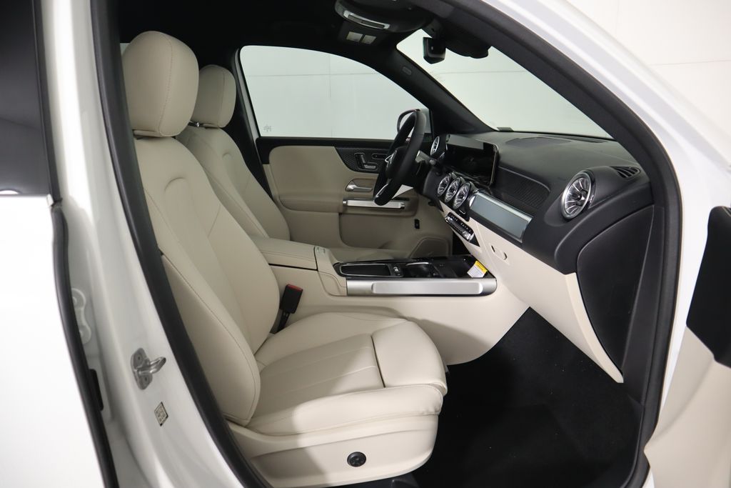 Thumbnail: 2025 Mercedes-Benz GLB - 21