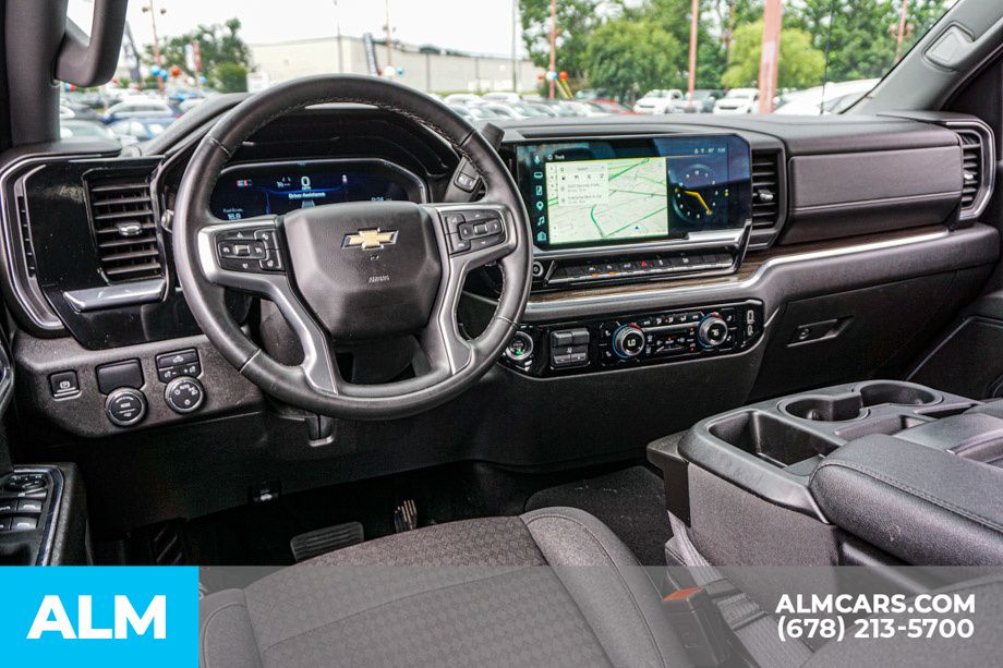 Used 2025 Black Chevrolet LT image 26