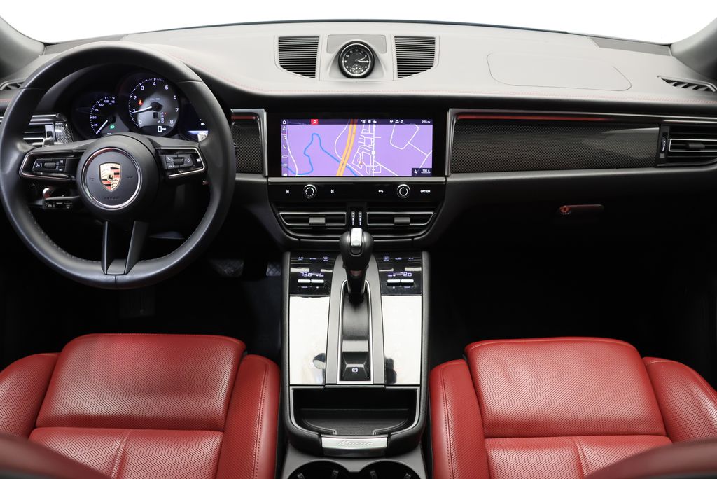 Thumbnail: 2024 Porsche Macan - 18