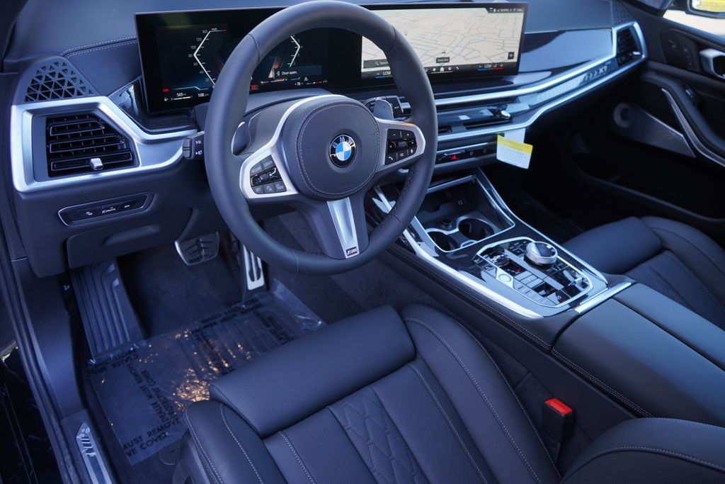 2025 BMW X7 xDrive40i 13