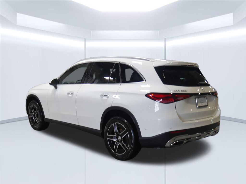 Thumbnail: 2026 Mercedes-Benz GLC - 3