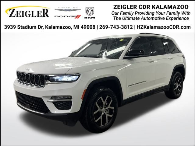 Bright White Clearcoat 2025 Jeep Grand Cherokee SUV / Crossover Four-Wheel Drive 8-Speed Automatic