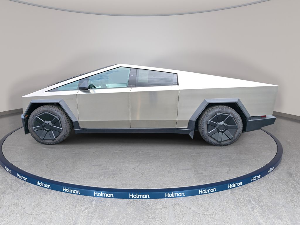 Used 2024  Tesla Base image 9