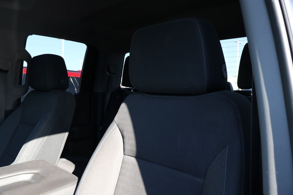 Thumbnail: 2019 Chevrolet Silverado 1500 - 13