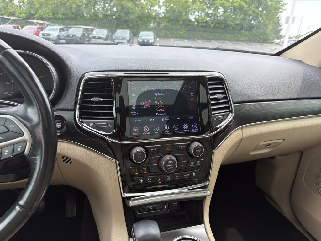 Thumbnail: 2020 Jeep Grand Cherokee - 15