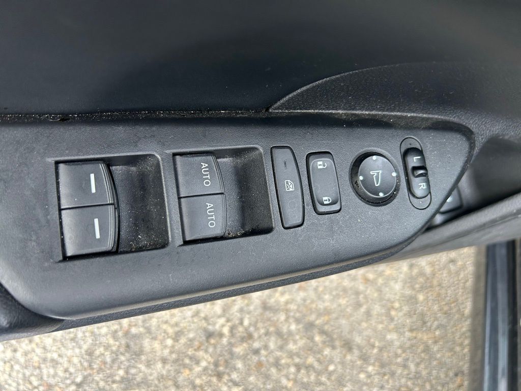 Thumbnail: 2020 Honda Insight - 17