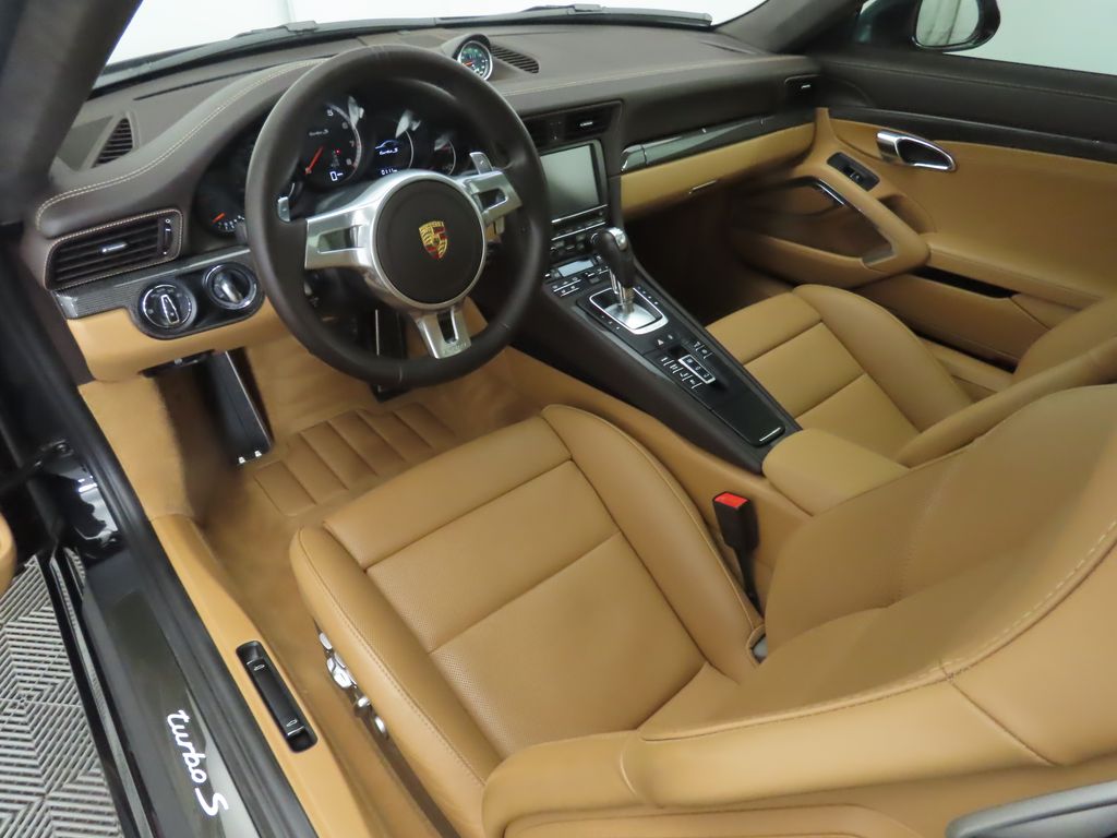 Thumbnail: 2016 Porsche 911 - 9