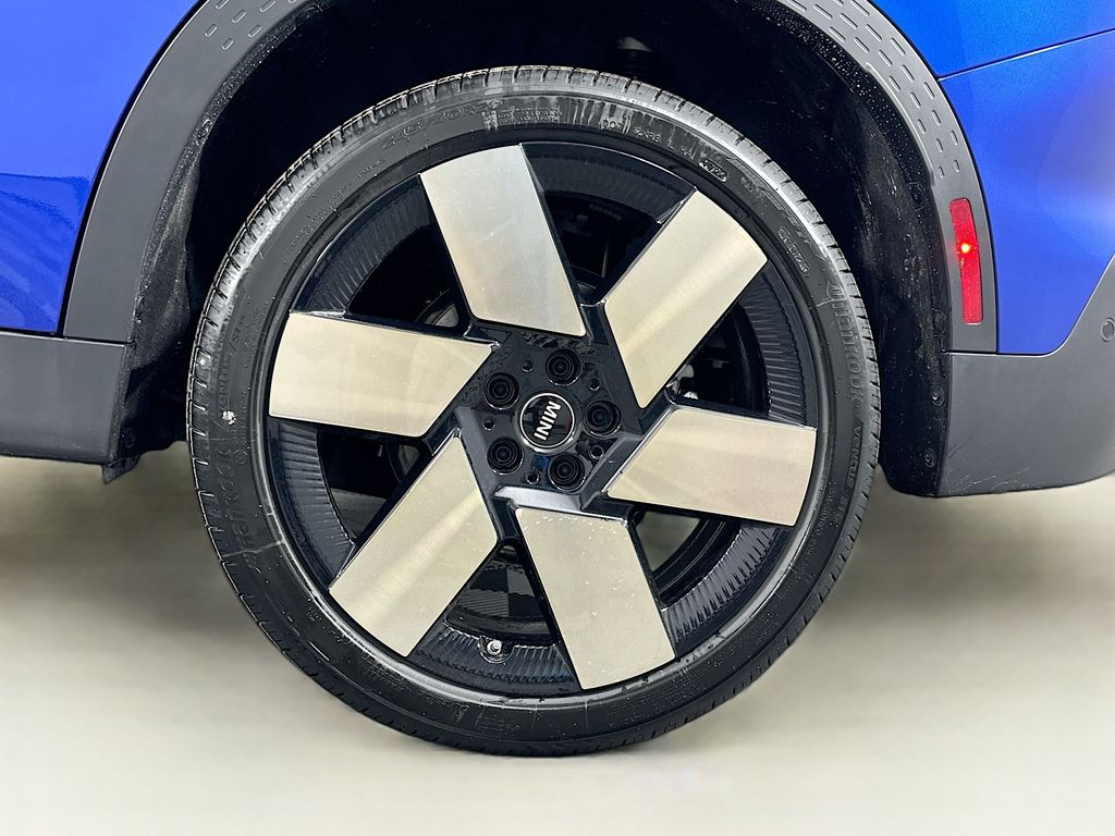 2025 MINI Cooper Countryman Base 23