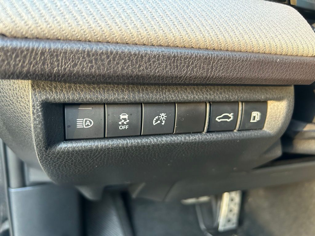 Thumbnail: 2025 Toyota Camry - 18