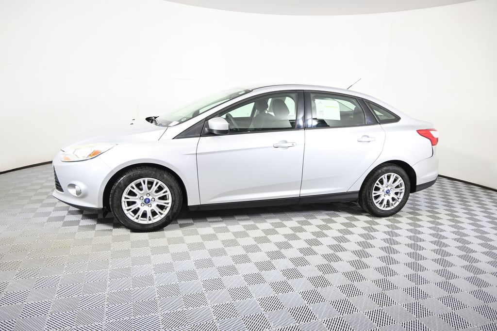 Used 2012 Ford Focus SE with VIN 1FAHP3F26CL372945 for sale in Forest Lake, Minnesota