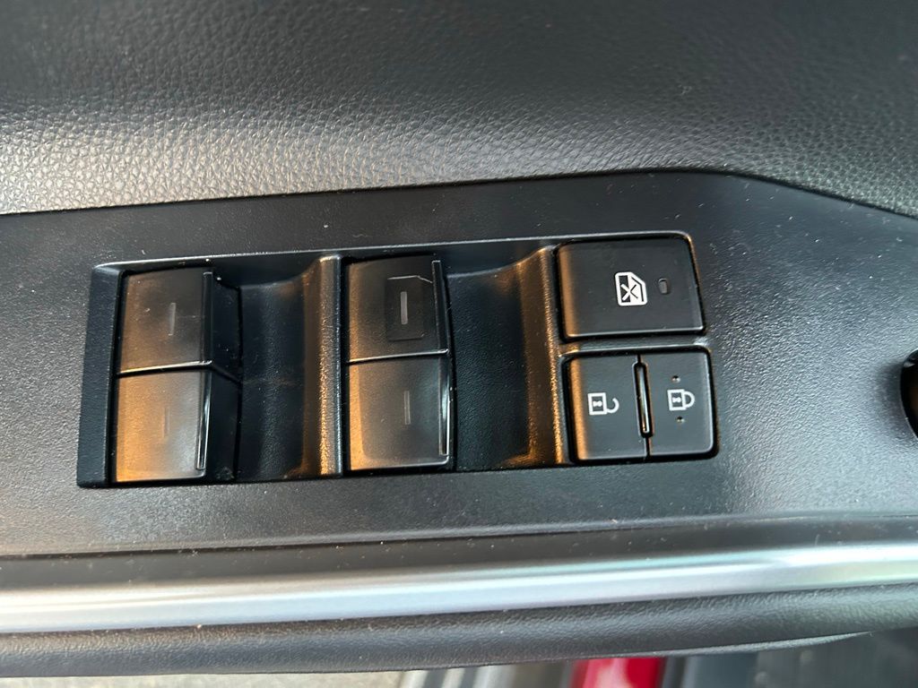 Thumbnail: 2022 Toyota Highlander - 18