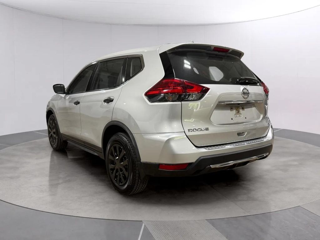 Used 2017 Brilliant Silver Nissan S image 5