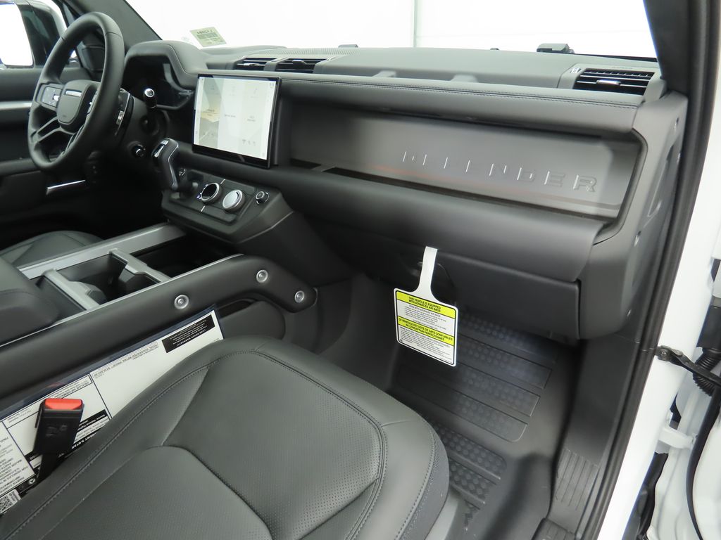 Thumbnail: 2025 Land Rover Defender - 18