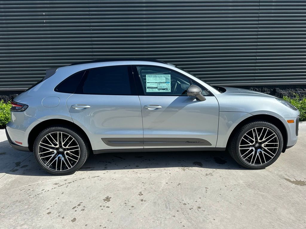 Thumbnail: 2025 Porsche Macan - 8