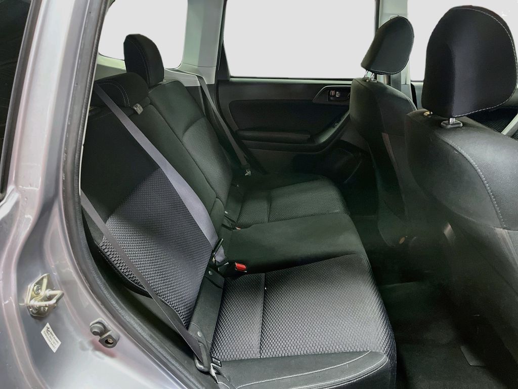 Used 2018 Ice Silver Metallic Subaru 2.5i Premium image 27