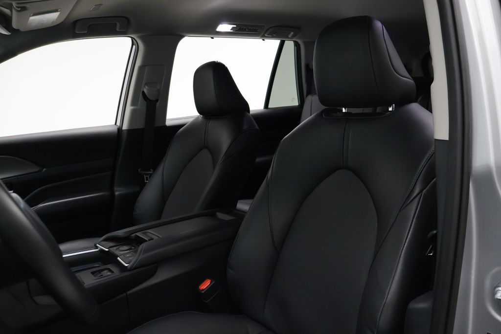 Thumbnail: 2025 Toyota Grand Highlander - 13