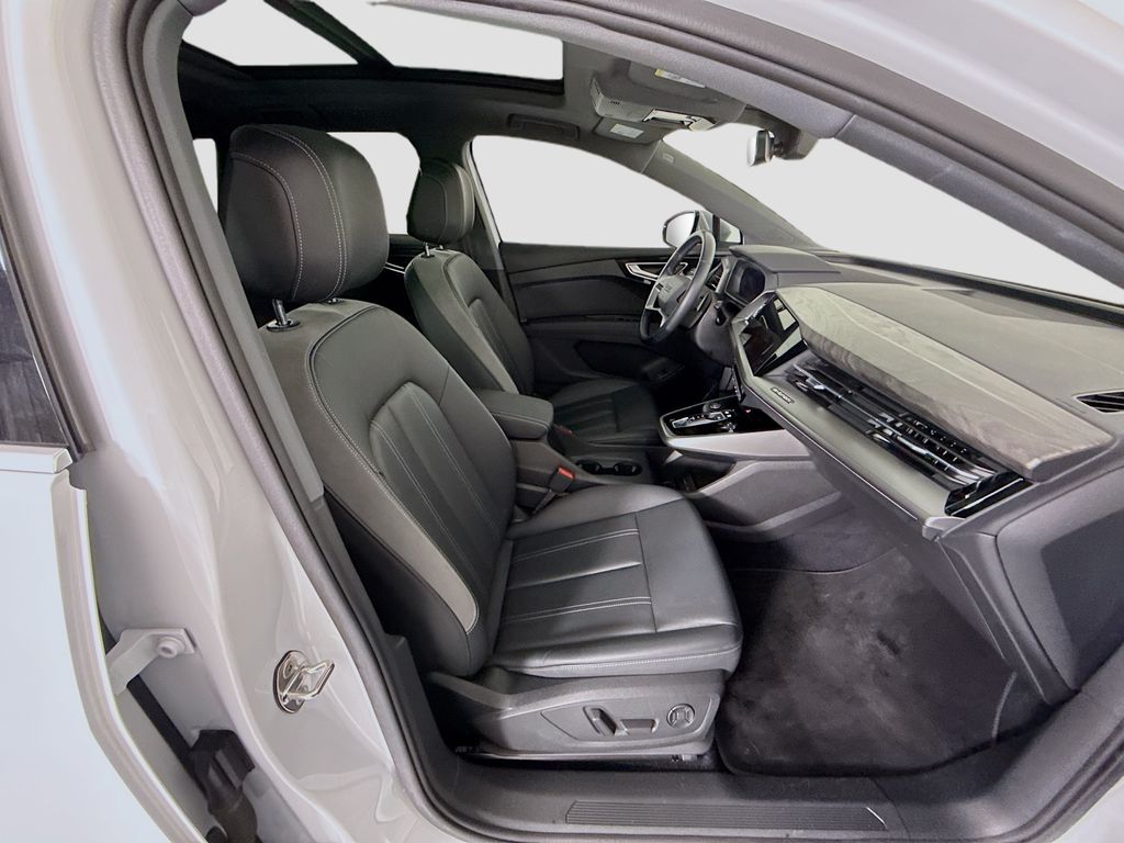 Thumbnail: 2023 Audi Q4 e-tron - 20