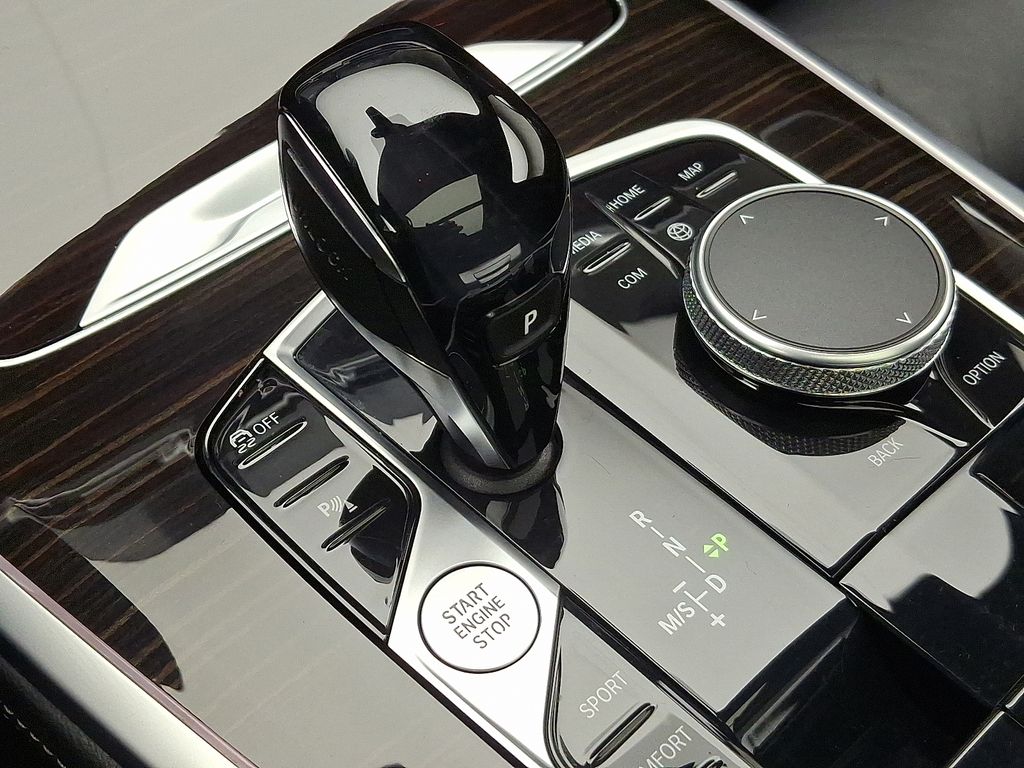 Thumbnail: 2021 BMW X7 - 18