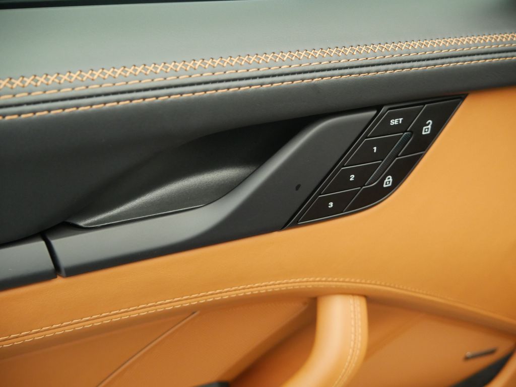 Thumbnail: 2026 Porsche 911 - 15