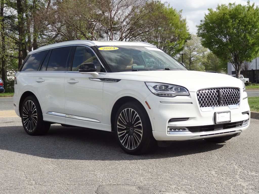 Pristine White Metallic Tri-Coat 2024 Lincoln Aviator Black Label AWD SUV / Crossover All-Wheel Drive Automatic