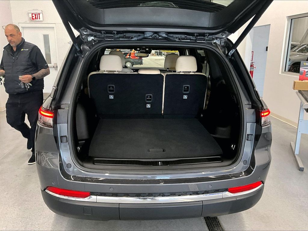 2024 Jeep Grand Cherokee — photo 34
