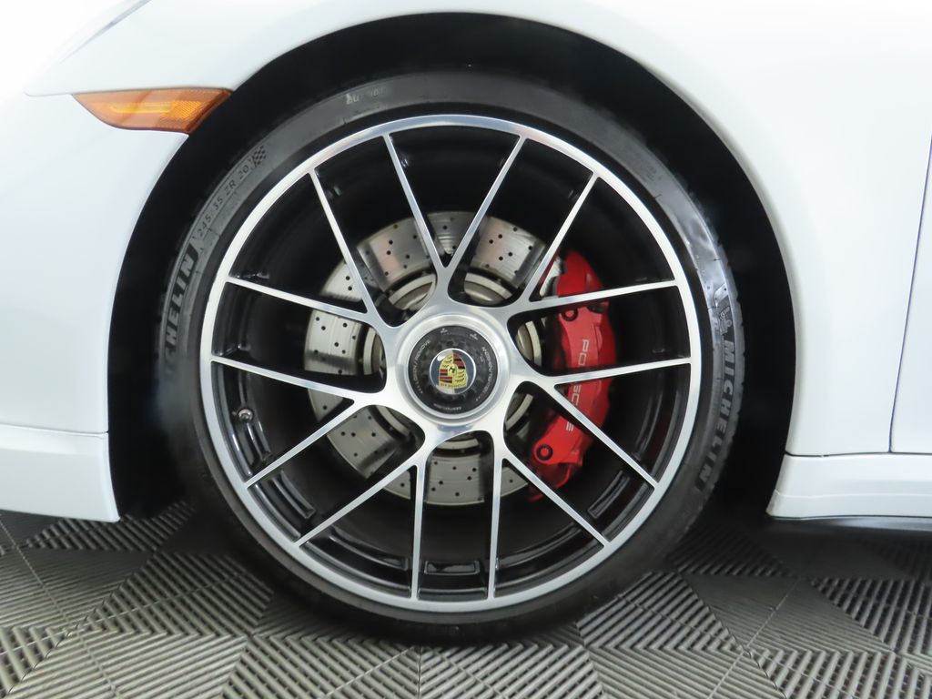 Thumbnail: 2018 Porsche 911 - 29