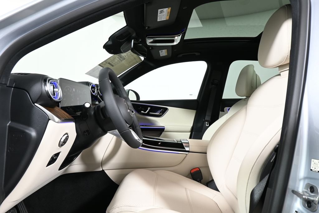 2025 Mercedes-Benz GLC 350 3