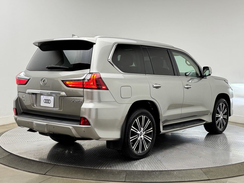 2021 Lexus LX 570 12