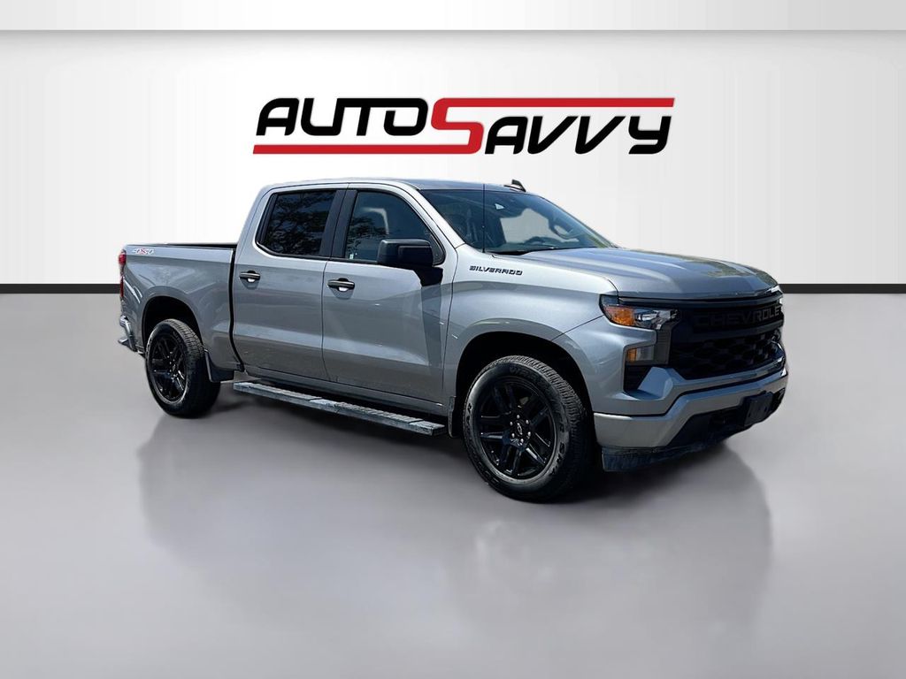 Used 2023 Gray Chevrolet Custom image 31