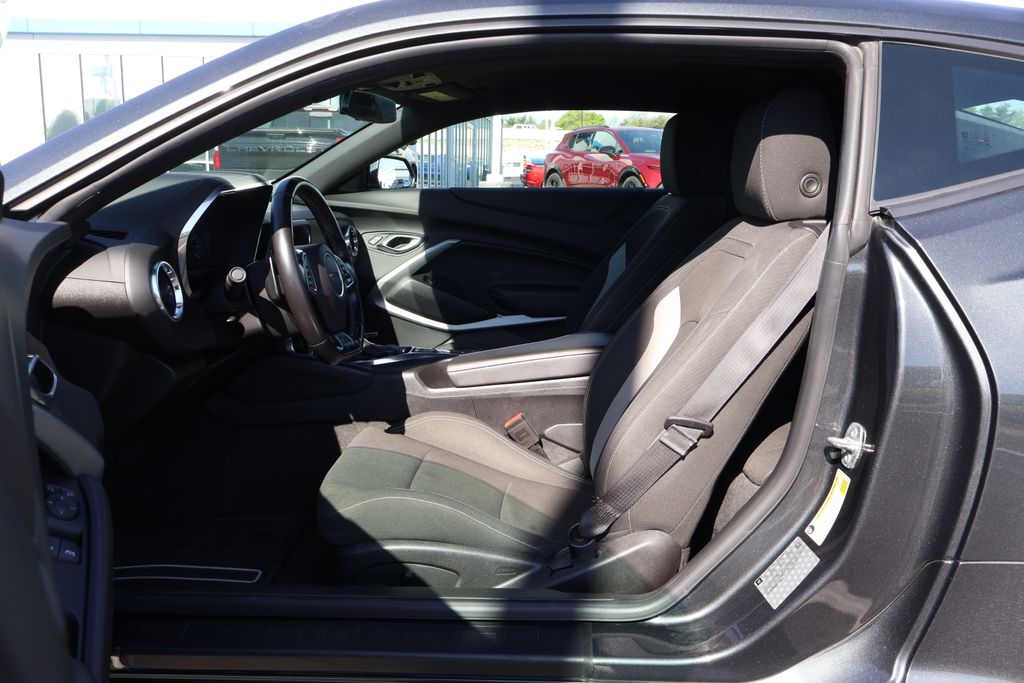 2017 Chevrolet Camaro  14