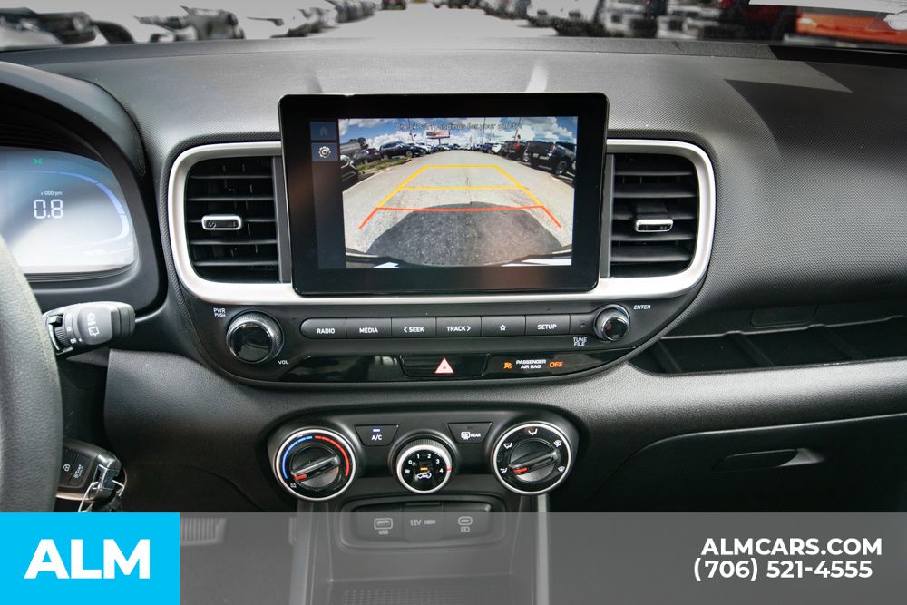 2025 Hyundai Venue SE photo 17